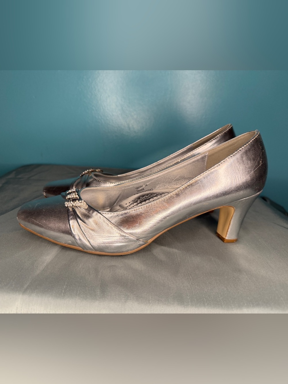 Crystal-Embellished Silver Mid-Heel Pumps